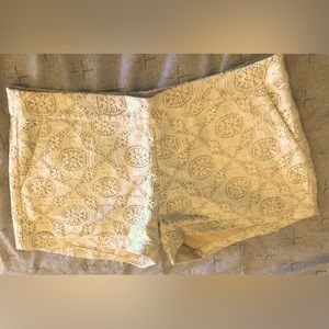 Joie lace laser cut shorts size 4